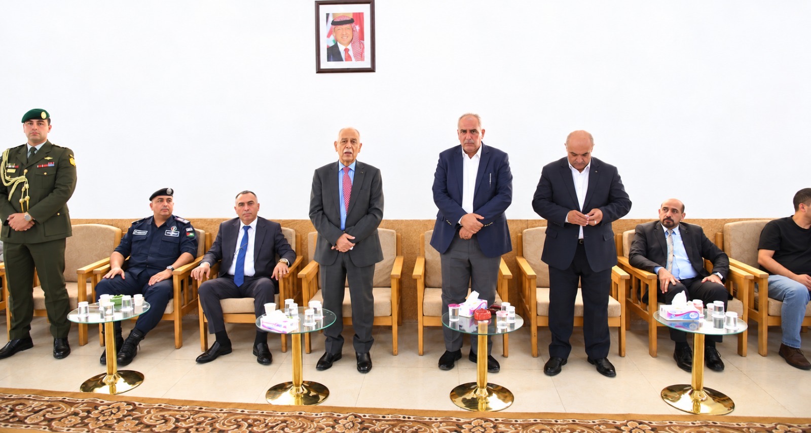 مندوبا عن الملك وولي العهد ..  العيسوي يعزي عشيرتي الخوالدة والمرازيق