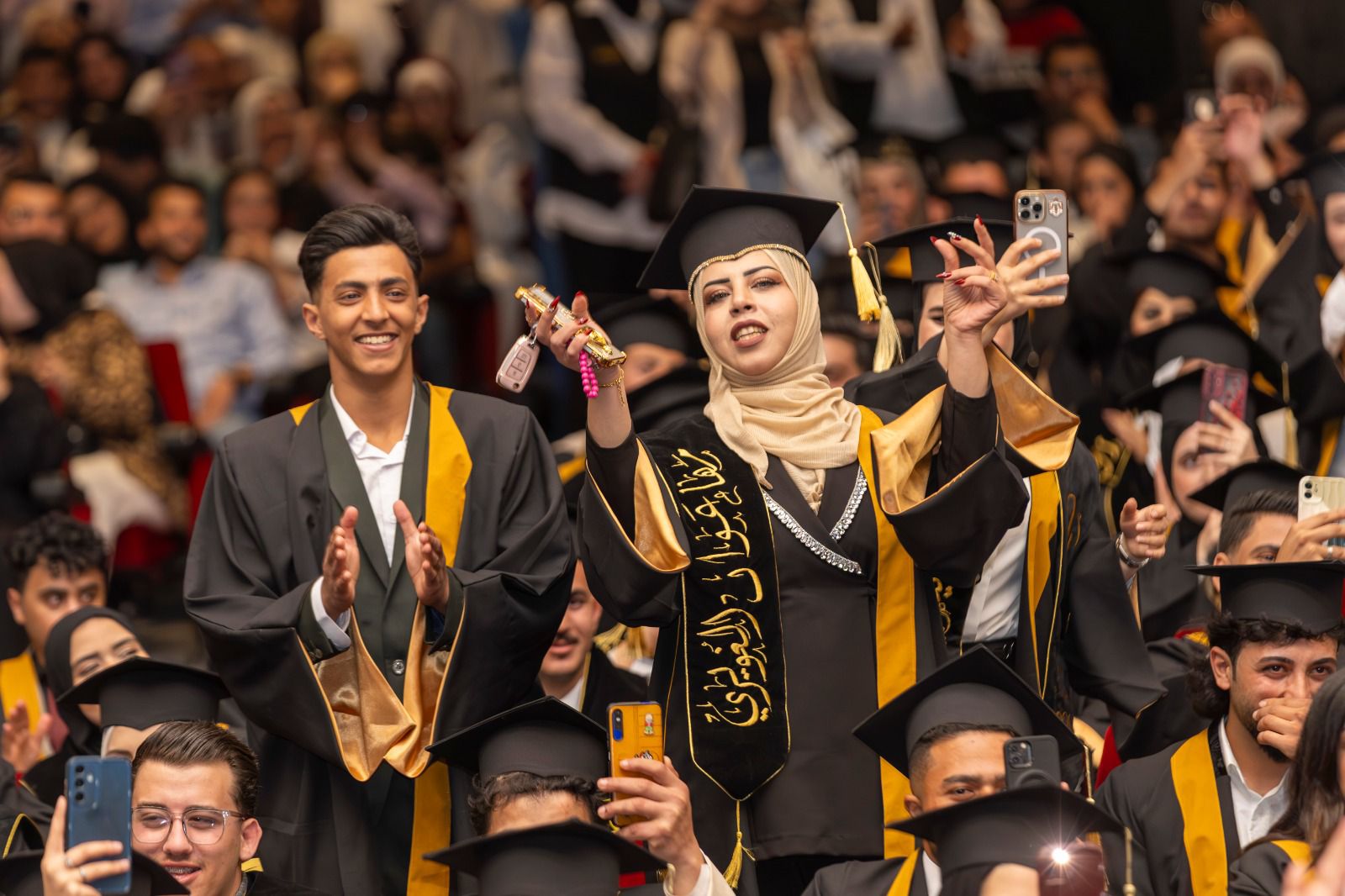برعاية الطويسي وحضور شخصيات أكاديمية ورسمية ..  أكاديمية درب الإبداع تحتفل بتخريج الفوج الثاني من طلبتها