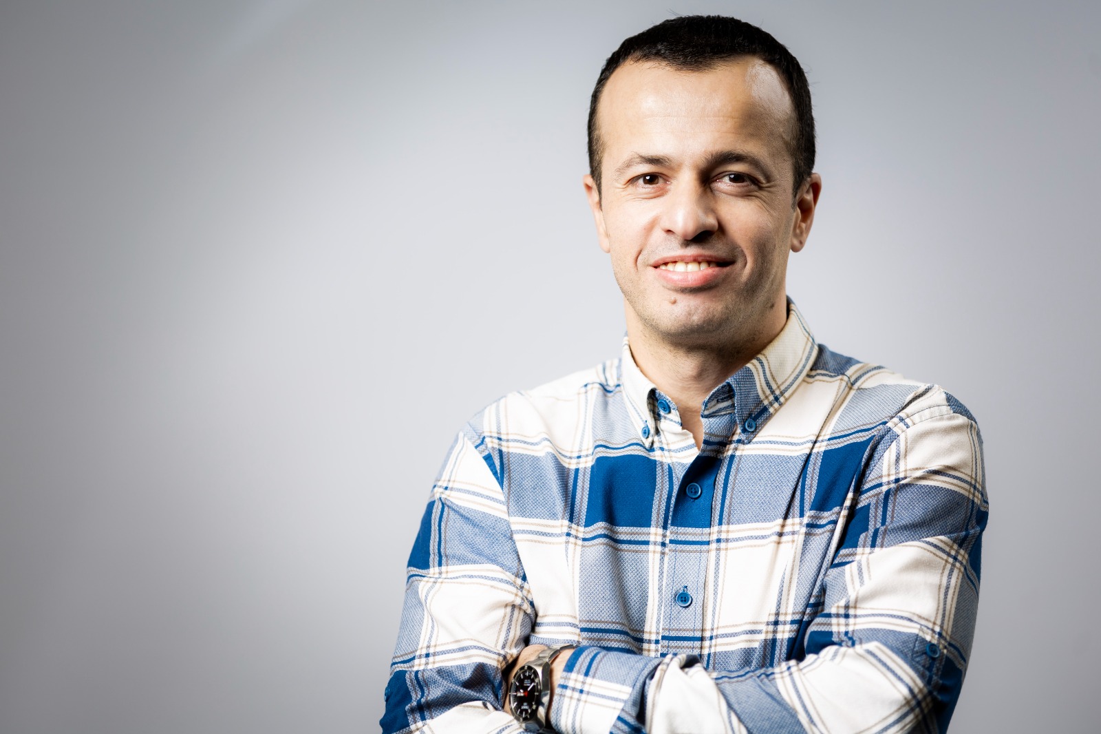 عشيرة العطيات يهنئون الدكتور سالم خلف العطيات بحصوله على الدكتوراه من جامعة دي مونتفورت