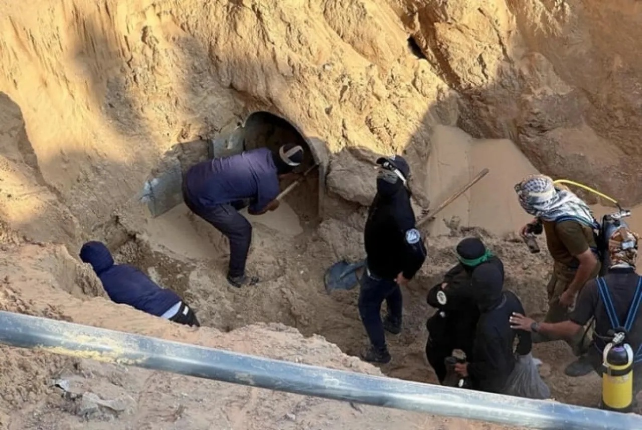 القسام: مشاهد العدو لعملية استخراج جثة كانت تضليلا من أمن المقاومة