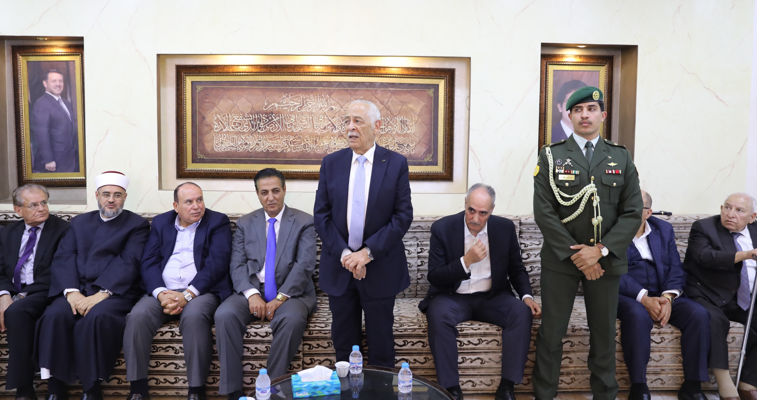 مندوبا عن الملك وولي العهد ..  العيسوي يعزي عشيرة الرواشدة