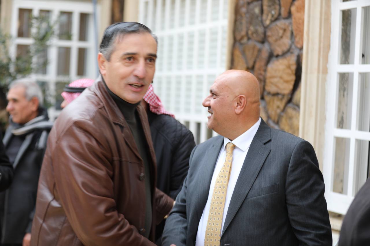 الدكتور ناصر أبو رمان يحتفي بتخرج نجله المهندس زيد