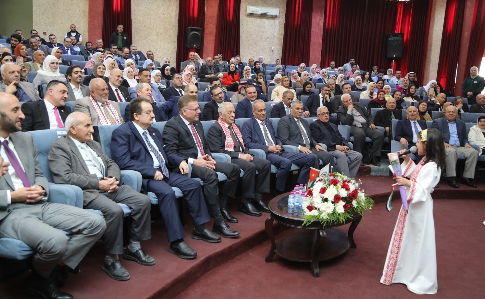 العيسوي يرعى احتفالات جامعة إربد الأهلية باليوم الوطني للعلم الأردني*