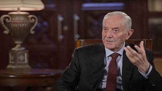  طلال أبوعزاله وعائلته ينعون دولة الفقيد احمد عبيدات