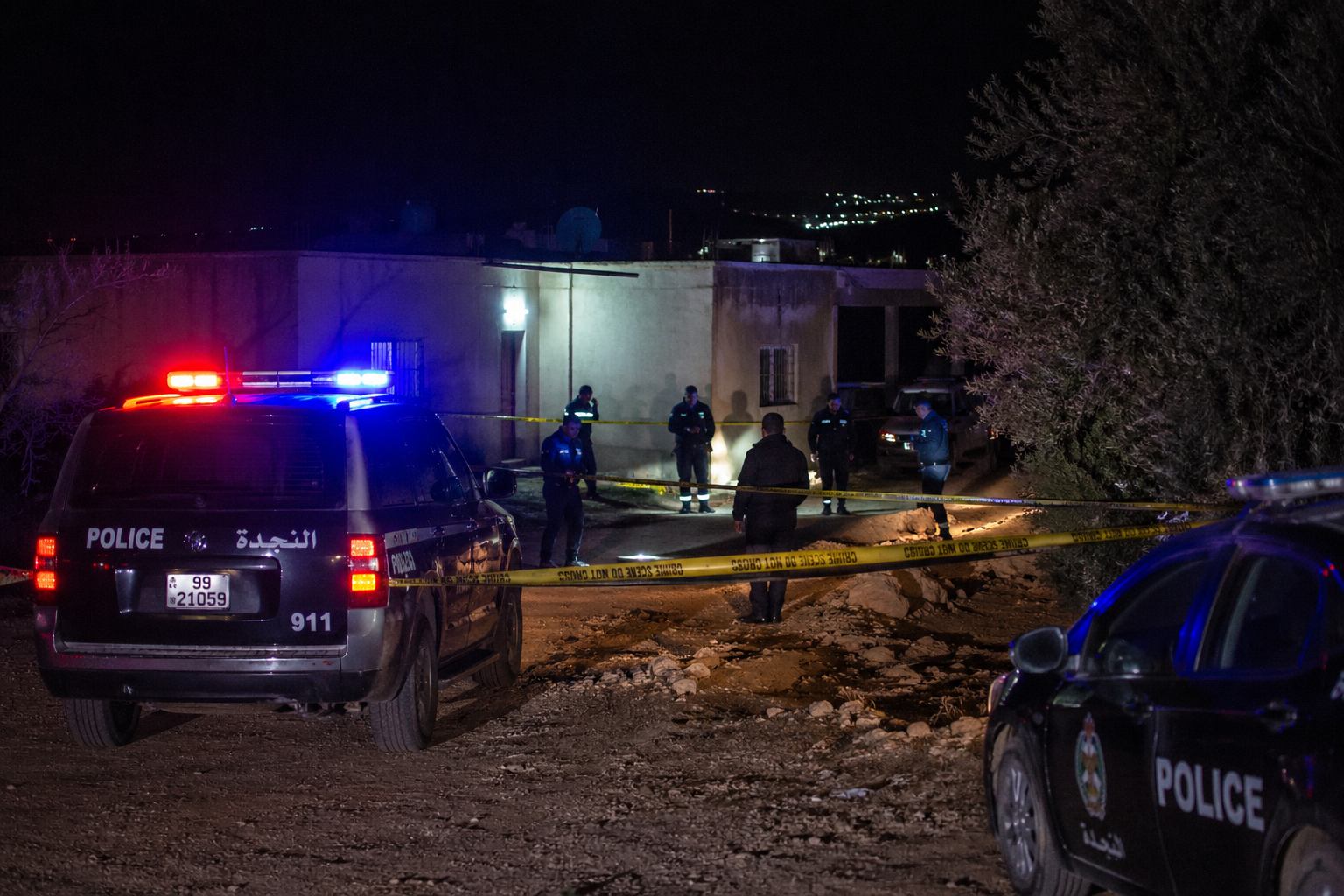 جريمة مروعة في الكرك: أب يقتل أطفاله الثلاثة والأمن يلقي القبض عليه