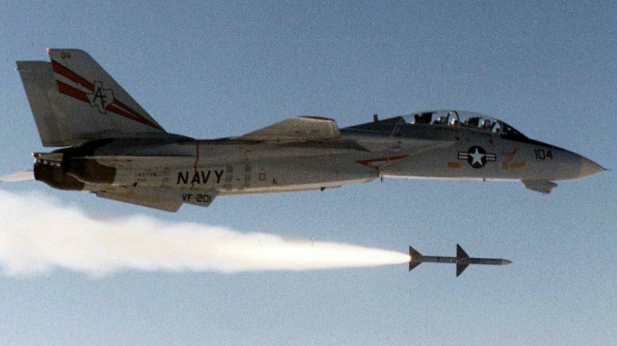 لماذا يقول طيارو المقاتلات كلمة "فوكس" عند إطلاق الصواريخ؟