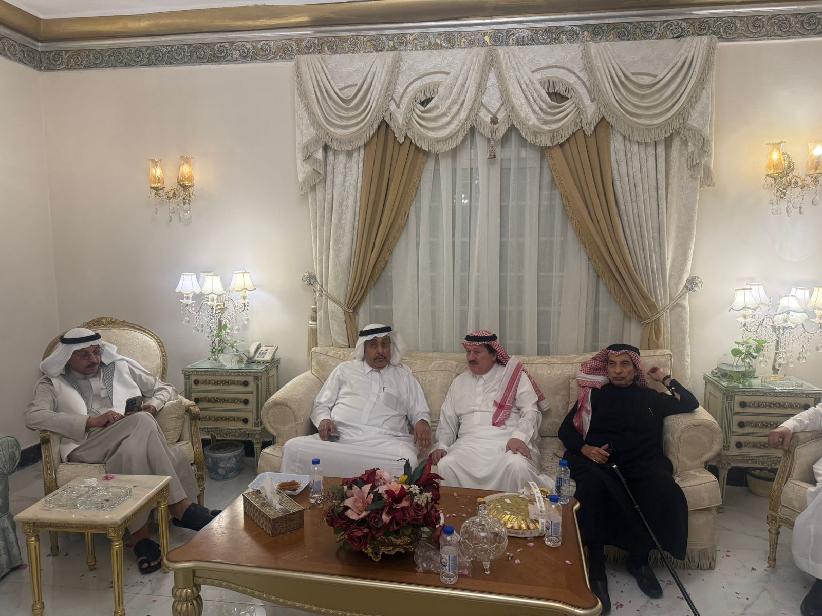 معايدة عبدالحميد خوجه تجمع المحبين والمهنيئن بعيد الفطر السعيد 