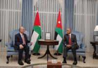 رئيس الوزراء ونظيره الفلسطيني يترأسان اجتماعاً موسعاً يضم وزراء من كلا البلدين