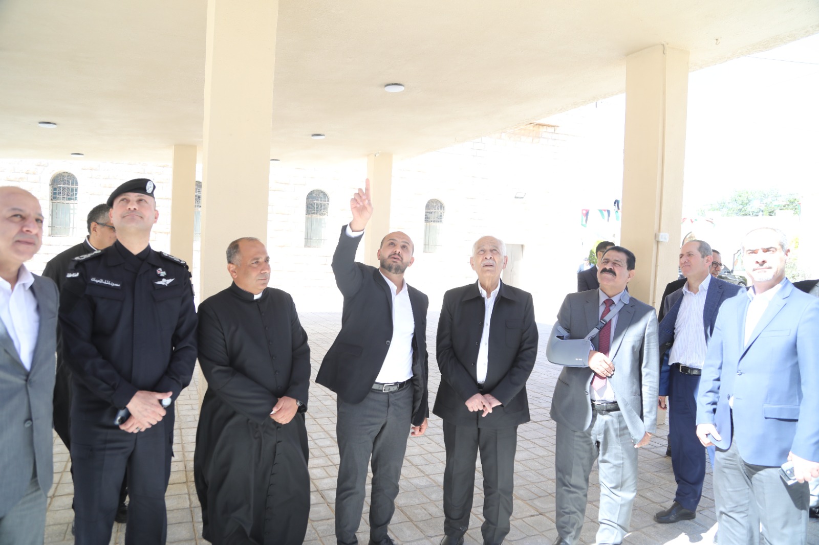 رئيس الديوان الملكي يفتتح ويتفقد مشاريع ضمن المبادرات الملكية في عجلون