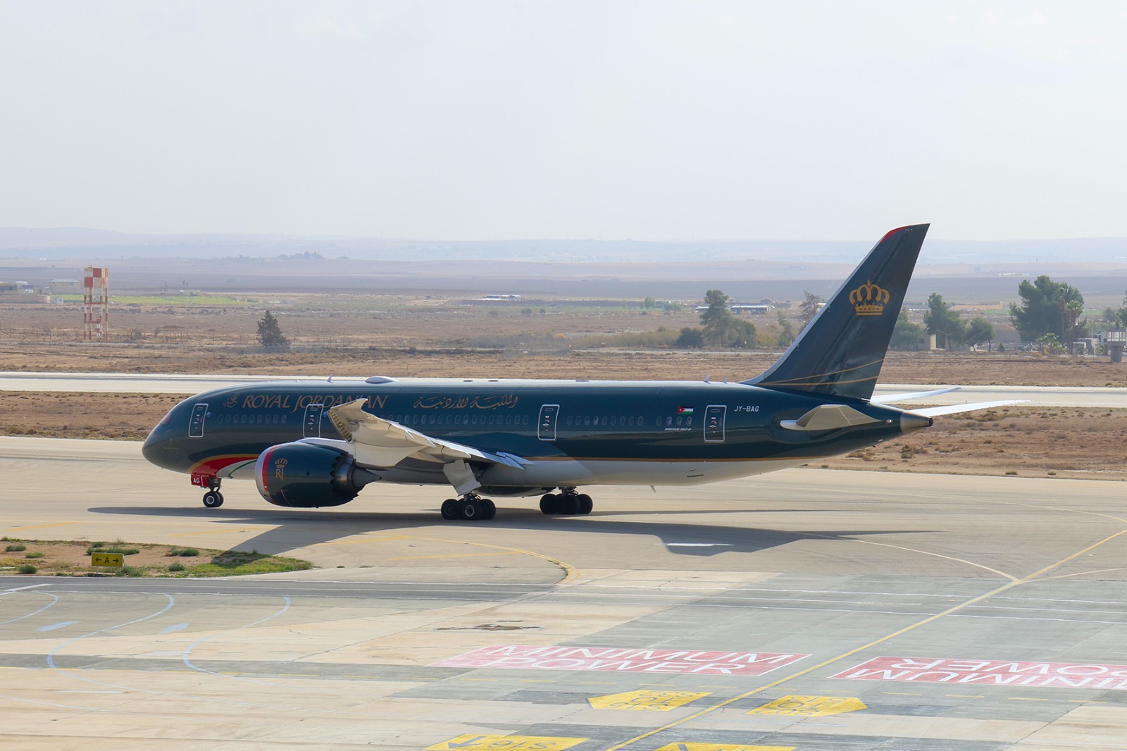 الملكية الأردنية تستأنف رحلاتها المنتظمة بعد فتح الأجواء وتُبقي بعض الوجهات معلّقة