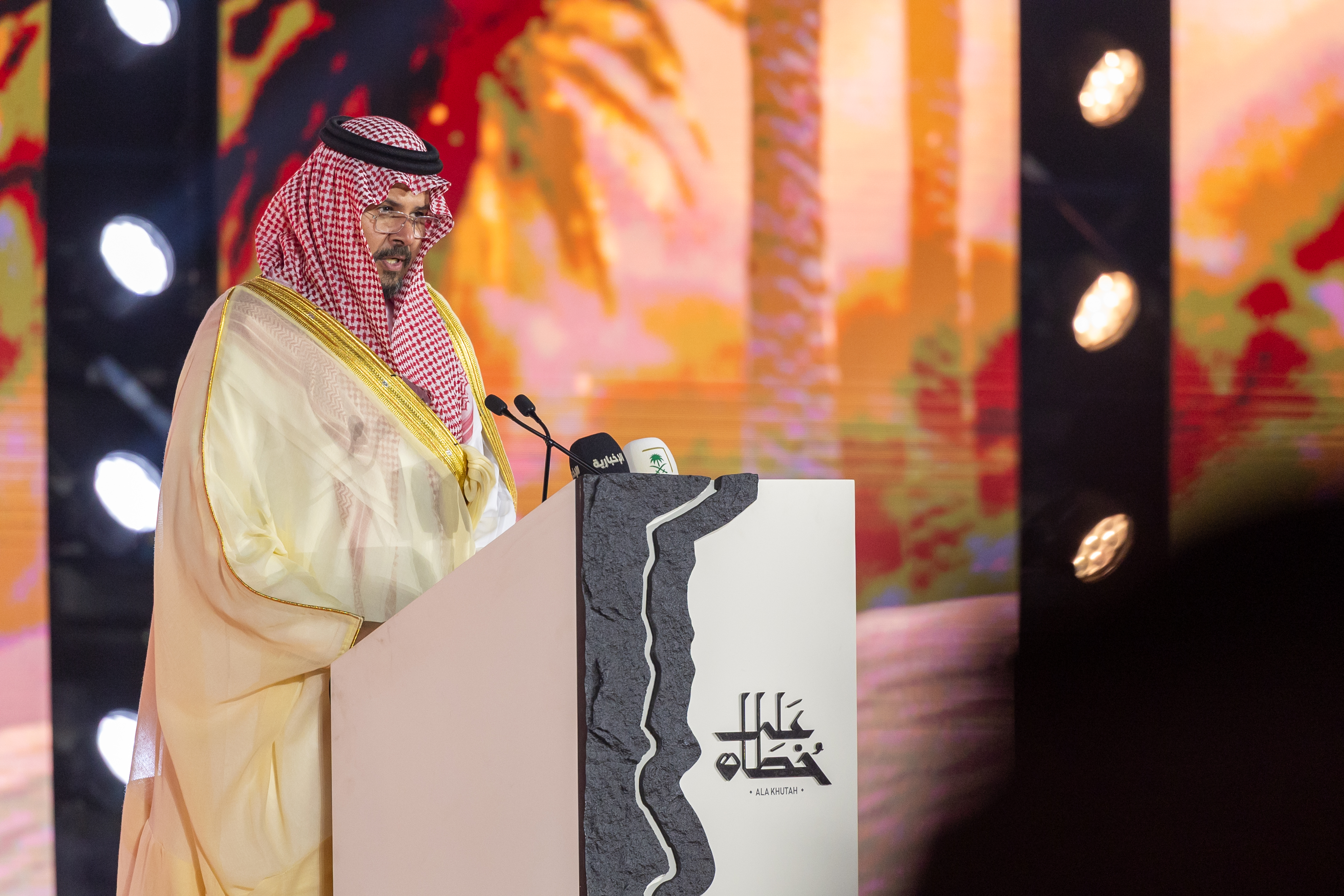 أمير منطقة المدينة المنورة يدشّن مشروع "على خطاه"