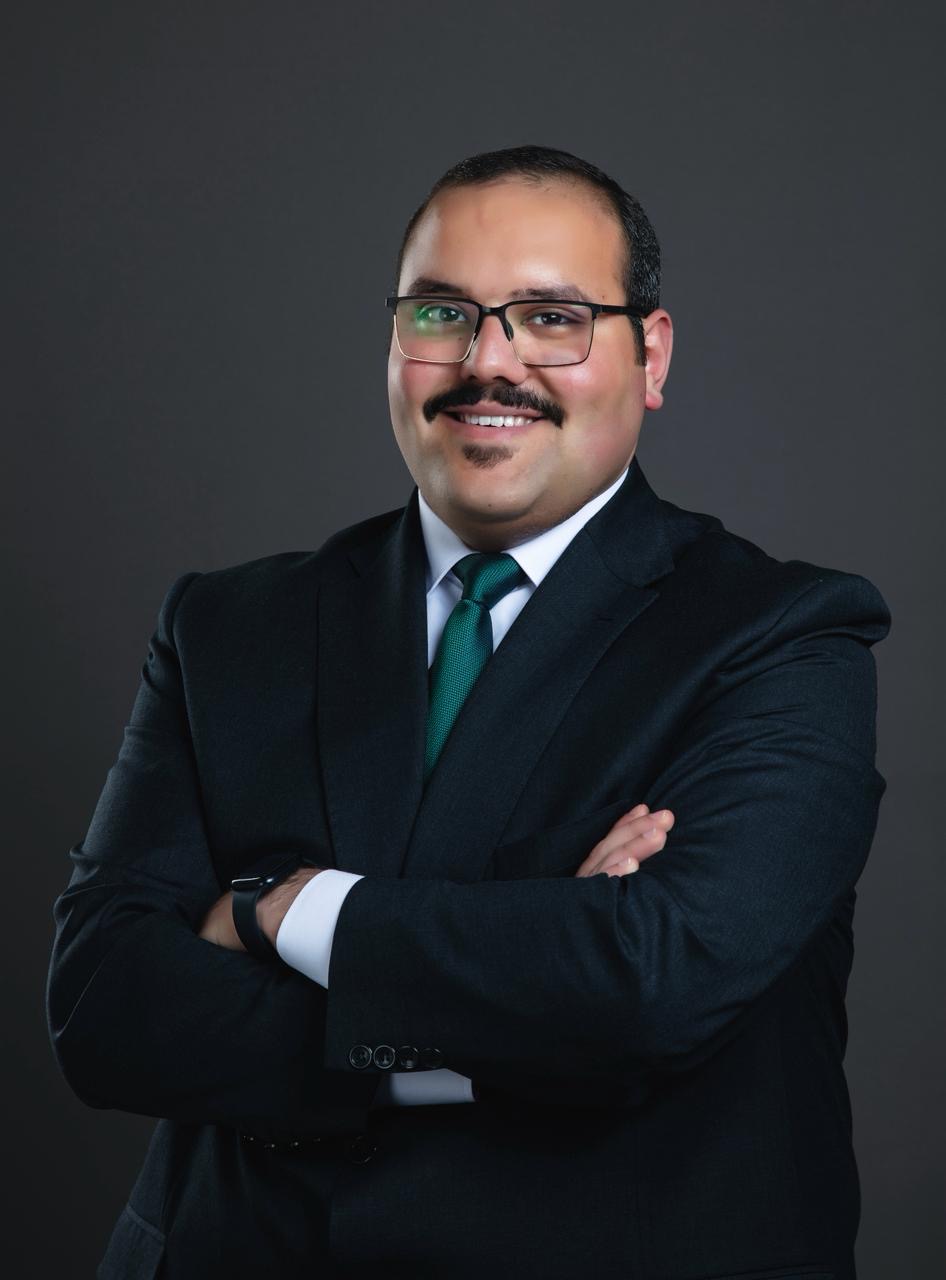 محمد بكر الشديفات ينال بكالوريوس الحقوق بتقدير امتياز