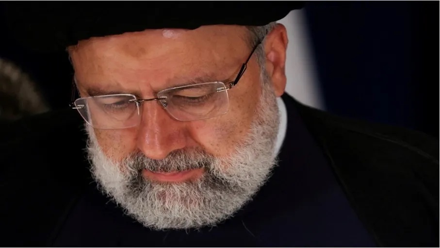 الرئاسة الإيرانية: وفاة الرئيس والوفد المرافق له في حادث تحطم مروحية