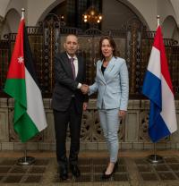 وزير الخارجية يلتقي نظيرته الهولندية لبحث وقف الحرب على غزة